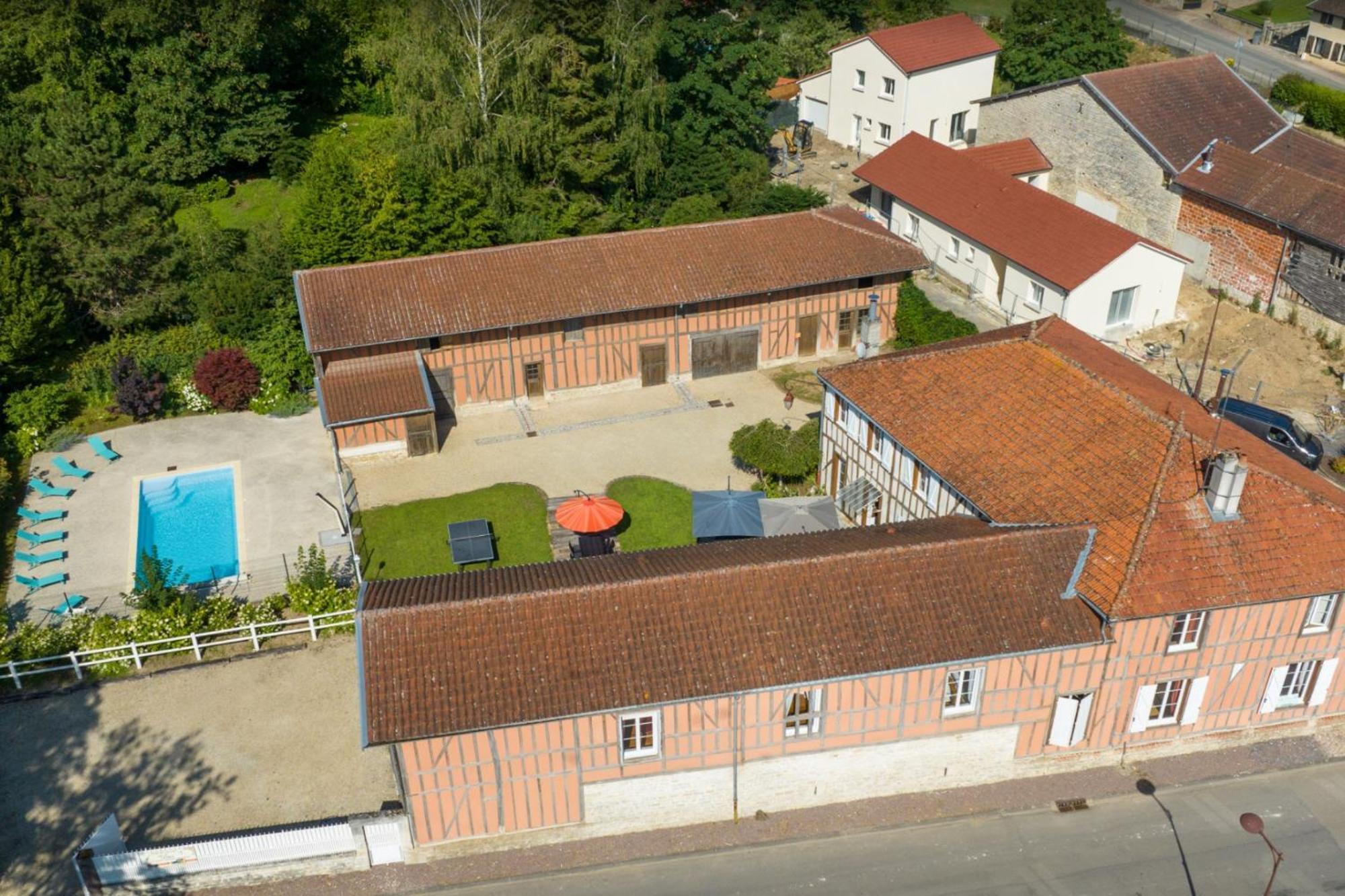 Gite les oiseaux_A Louvemont avec piscine chauffée Villa Esterno foto